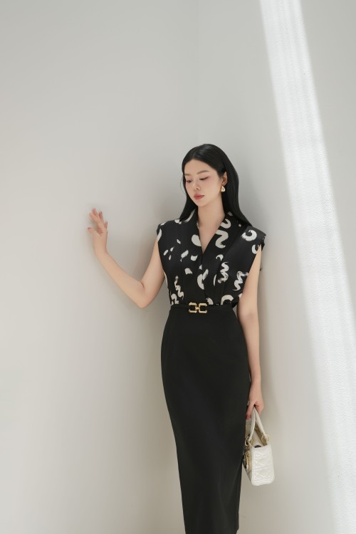 Sixdo Black Woven Pencil Dress